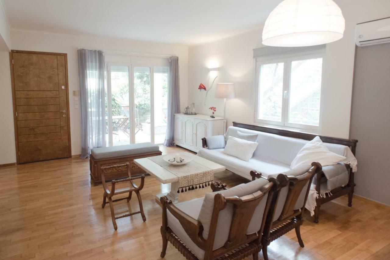 Affordable Luxury Garden Apartment アテネ エクステリア 写真